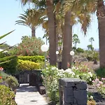 Cosy Well Located Tenerife Sur Golf Apartment *